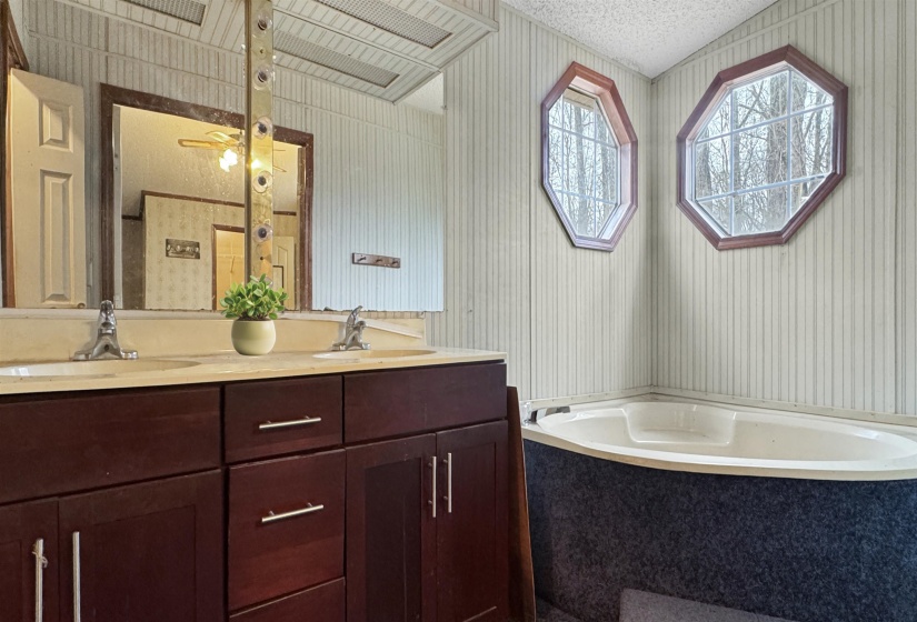 471 MILTON RD, Millington, Tennessee 38053, 3 Bedrooms Bedrooms, 6 Rooms Rooms,2 BathroomsBathrooms,Residential,For Sale,MILTON,10213630