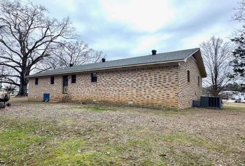 390 PYBURN DR, Savannah, Tennessee 38372, 4 Bedrooms Bedrooms, 9 Rooms Rooms,2 BathroomsBathrooms,Residential,For Sale,PYBURN,10213635