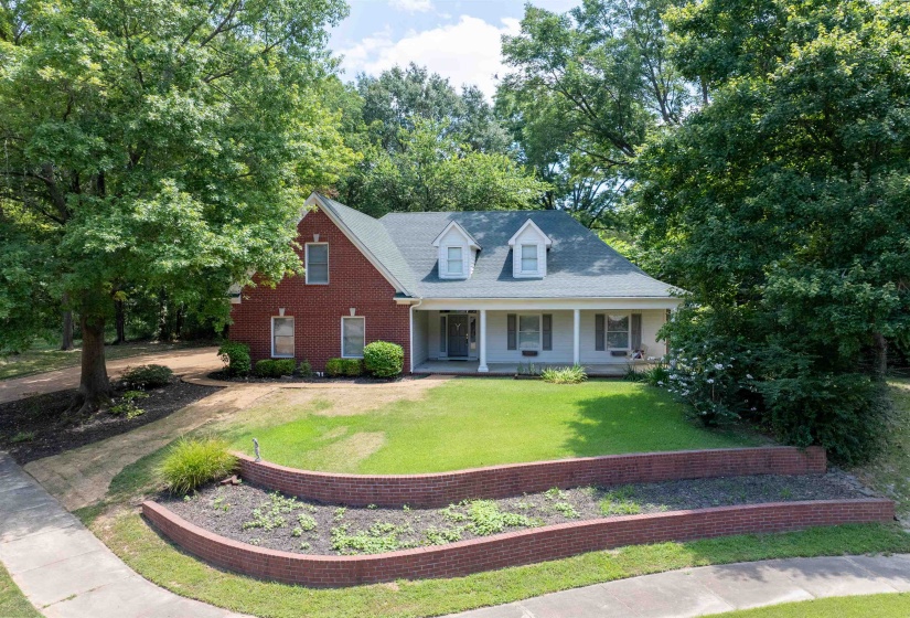 255 ELLAWOOD LN, Collierville, Tennessee 38017, 4 Bedrooms Bedrooms, 9 Rooms Rooms,3 BathroomsBathrooms,Residential,For Sale,ELLAWOOD,10213636