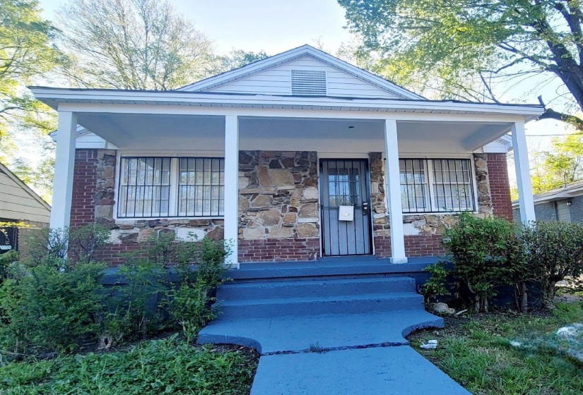 1902 FARRINGTON ST, Memphis, Tennessee 38109, 4 Bedrooms Bedrooms, 6 Rooms Rooms,2 BathroomsBathrooms,Residential,For Sale,FARRINGTON,10213641