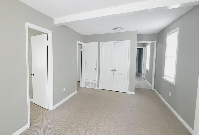 1902 FARRINGTON ST, Memphis, Tennessee 38109, 4 Bedrooms Bedrooms, 6 Rooms Rooms,2 BathroomsBathrooms,Residential,For Sale,FARRINGTON,10213641