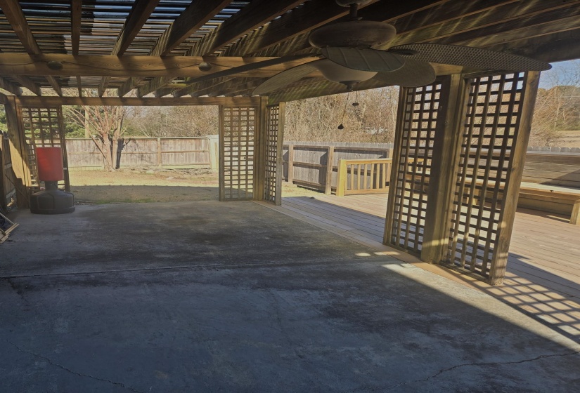 View of patio / terrace with a ceiling fan