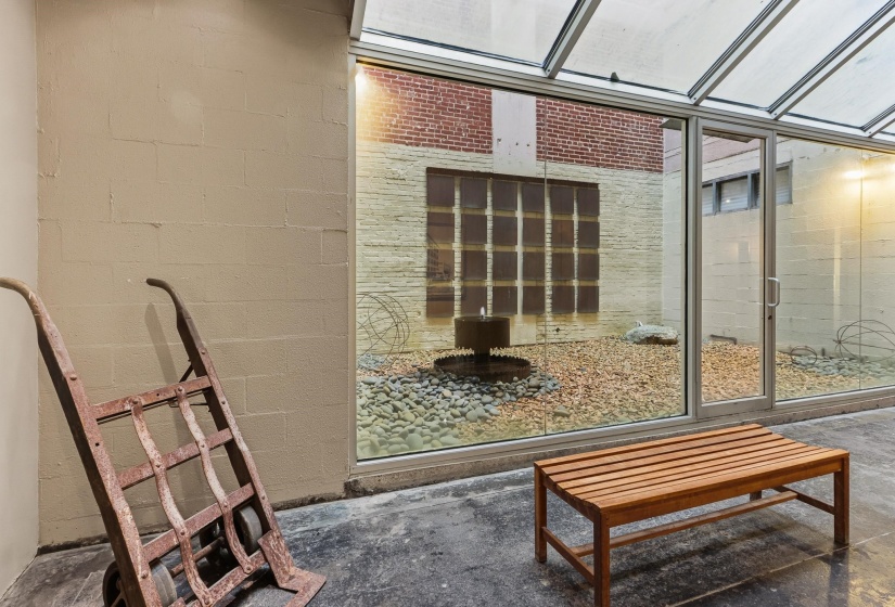 408 FRONT ST, Memphis, Tennessee 38103, 1 Bedroom Bedrooms, 3 Rooms Rooms,1 BathroomBathrooms,Residential,For Sale,FRONT,10213666