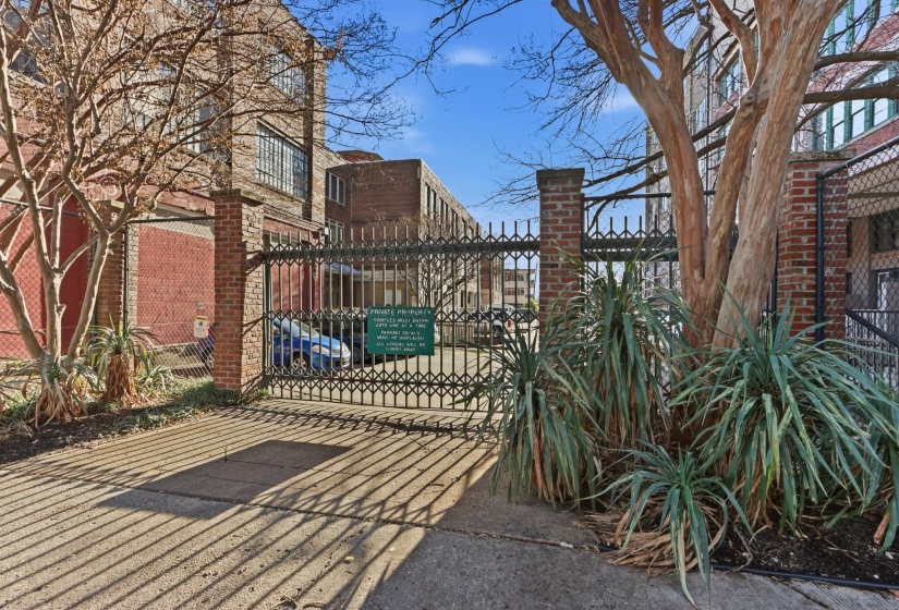 408 FRONT ST, Memphis, Tennessee 38103, 1 Bedroom Bedrooms, 3 Rooms Rooms,1 BathroomBathrooms,Residential,For Sale,FRONT,10213666