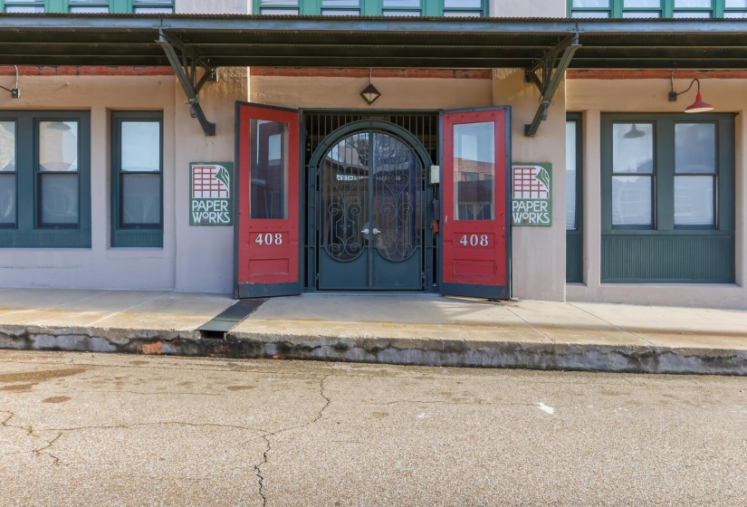 408 FRONT ST, Memphis, Tennessee 38103, 1 Bedroom Bedrooms, 3 Rooms Rooms,1 BathroomBathrooms,Residential,For Sale,FRONT,10213666