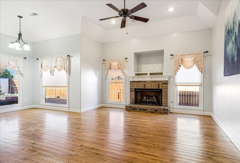 4234 DAWSON RIDGE DR, Millington, Tennessee 38053, 4 Bedrooms Bedrooms, 8 Rooms Rooms,3 BathroomsBathrooms,Residential,For Sale,DAWSON RIDGE,10213672