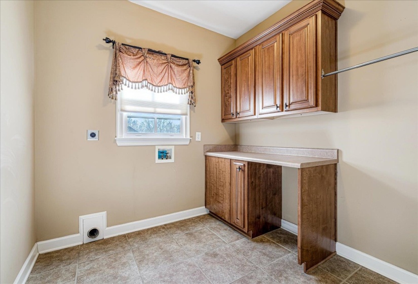 4234 DAWSON RIDGE DR, Millington, Tennessee 38053, 4 Bedrooms Bedrooms, 8 Rooms Rooms,3 BathroomsBathrooms,Residential,For Sale,DAWSON RIDGE,10213672