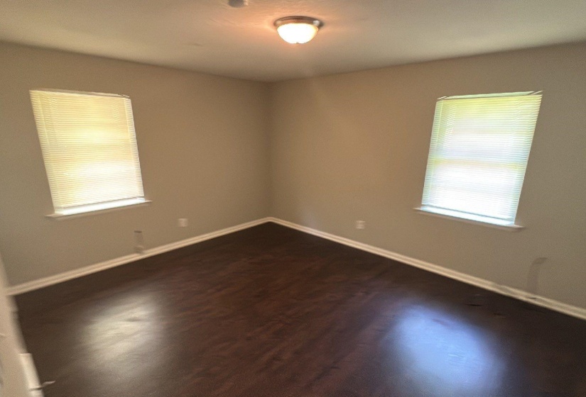 556 MELTON AVE, Memphis, Tennessee 38109, 4 Bedrooms Bedrooms, 7 Rooms Rooms,1.1 BathroomsBathrooms,Residential,For Sale,MELTON,10213688