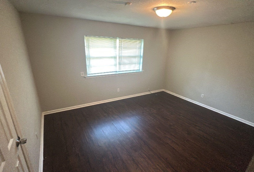 556 MELTON AVE, Memphis, Tennessee 38109, 4 Bedrooms Bedrooms, 7 Rooms Rooms,1.1 BathroomsBathrooms,Residential,For Sale,MELTON,10213688