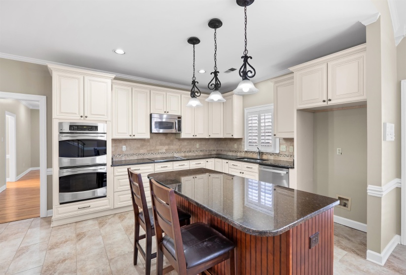 626 BROOKMERE DR, Collierville, Tennessee 38017, 4 Bedrooms Bedrooms, 8 Rooms Rooms,3.1 BathroomsBathrooms,Residential,For Sale,BROOKMERE,10213700