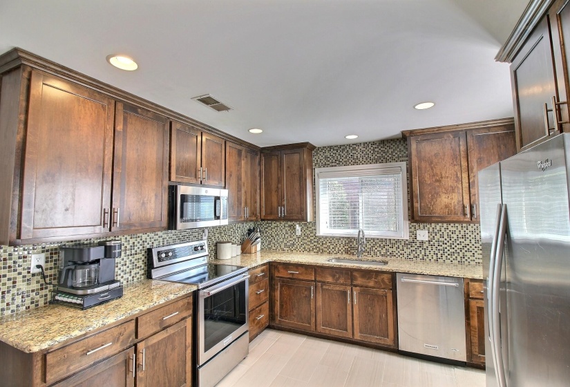 3441 HIGHLAND PARK PL, Memphis, Tennessee 38111, 4 Bedrooms Bedrooms, 8 Rooms Rooms,3 BathroomsBathrooms,Residential,For Sale,HIGHLAND PARK,10213711