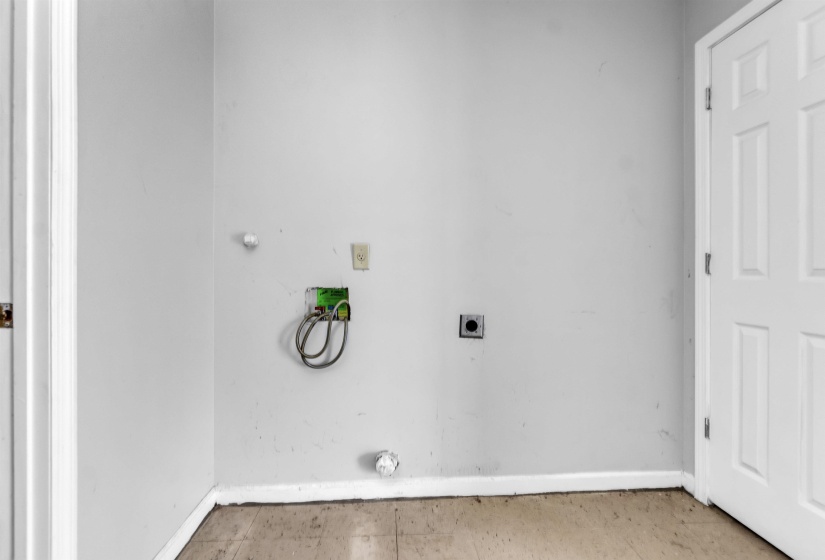 886 GRIFFITH AVE, Memphis, Tennessee 38107, 3 Bedrooms Bedrooms, 5 Rooms Rooms,2 BathroomsBathrooms,Residential,For Sale,GRIFFITH,10213716