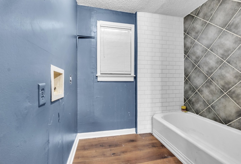 1594 MAPLEWOOD ST, Memphis, Tennessee 38108, 2 Bedrooms Bedrooms, 4 Rooms Rooms,1 BathroomBathrooms,Residential,For Sale,MAPLEWOOD,10213719