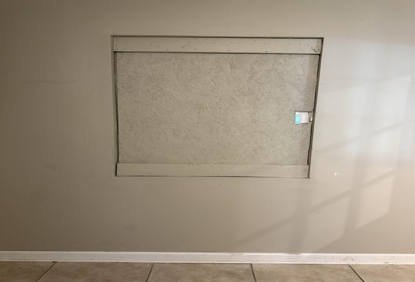 Detailed view of baseboards