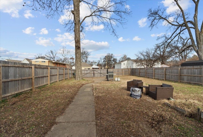 694 SAFFARANS AVE, Memphis, Tennessee 38107, 3 Bedrooms Bedrooms, 6 Rooms Rooms,2.1 BathroomsBathrooms,Residential,For Sale,SAFFARANS,10213726