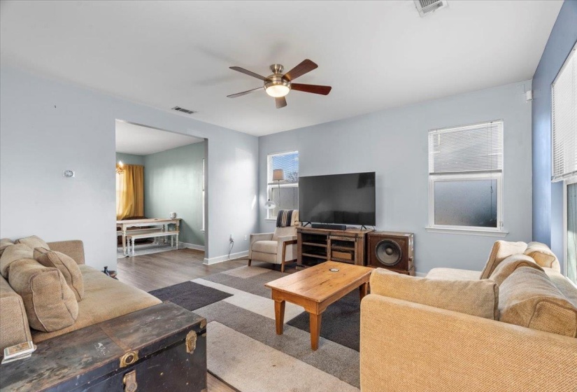 694 SAFFARANS AVE, Memphis, Tennessee 38107, 3 Bedrooms Bedrooms, 6 Rooms Rooms,2.1 BathroomsBathrooms,Residential,For Sale,SAFFARANS,10213726