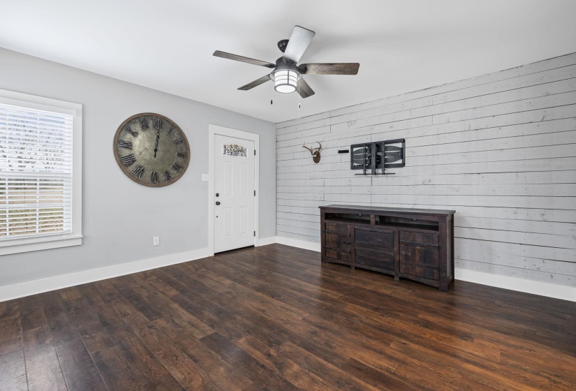 8583 KERRVILLE-ROSEMARK RD, Millington, Tennessee 38053, 2 Bedrooms Bedrooms, 5 Rooms Rooms,1 BathroomBathrooms,Residential,For Sale,KERRVILLE-ROSEMARK,10213732