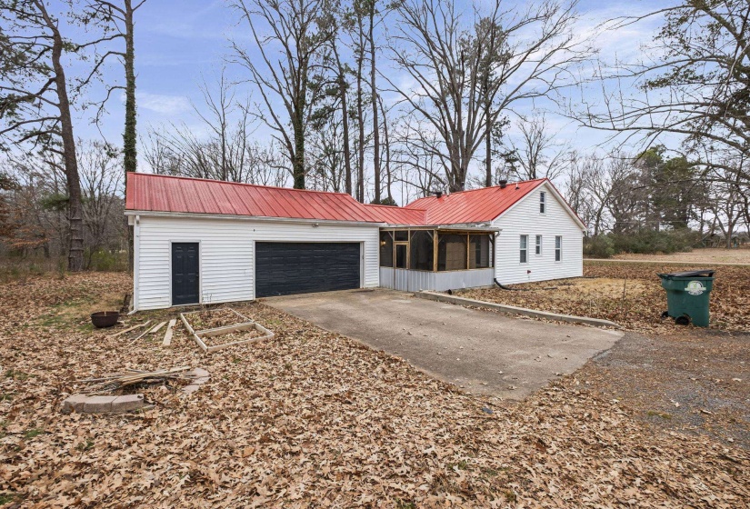 8583 KERRVILLE-ROSEMARK RD, Millington, Tennessee 38053, 2 Bedrooms Bedrooms, 5 Rooms Rooms,1 BathroomBathrooms,Residential,For Sale,KERRVILLE-ROSEMARK,10213732