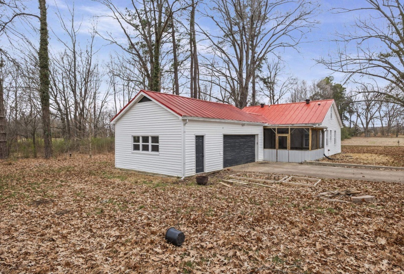 8583 KERRVILLE-ROSEMARK RD, Millington, Tennessee 38053, 2 Bedrooms Bedrooms, 5 Rooms Rooms,1 BathroomBathrooms,Residential,For Sale,KERRVILLE-ROSEMARK,10213732