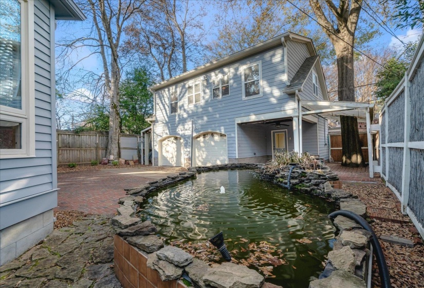 1630 CARR AVE, Memphis, Tennessee 38104, 4 Bedrooms Bedrooms, 11 Rooms Rooms,2.1 BathroomsBathrooms,Residential,For Sale,CARR,10213733