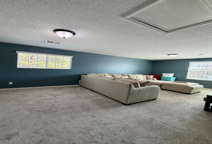 9926 CHARIDEN DR, Cordova, Tennessee 38016, 3 Bedrooms Bedrooms, 8 Rooms Rooms,2.1 BathroomsBathrooms,Residential,For Sale,CHARIDEN,10213747