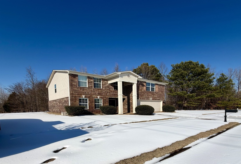 9926 CHARIDEN DR, Cordova, Tennessee 38016, 3 Bedrooms Bedrooms, 8 Rooms Rooms,2.1 BathroomsBathrooms,Residential,For Sale,CHARIDEN,10213747