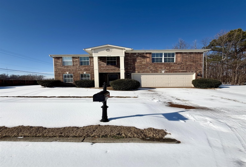 9926 CHARIDEN DR, Cordova, Tennessee 38016, 3 Bedrooms Bedrooms, 8 Rooms Rooms,2.1 BathroomsBathrooms,Residential,For Sale,CHARIDEN,10213747