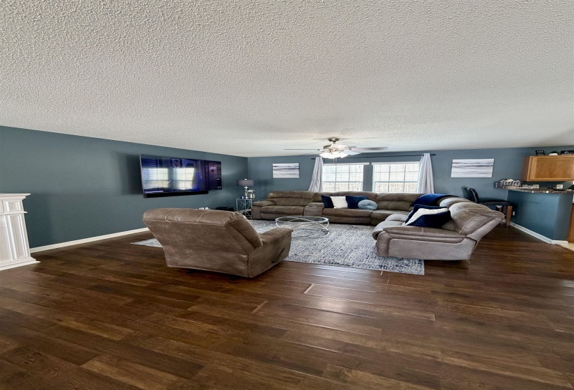 9926 CHARIDEN DR, Cordova, Tennessee 38016, 3 Bedrooms Bedrooms, 8 Rooms Rooms,2.1 BathroomsBathrooms,Residential,For Sale,CHARIDEN,10213747