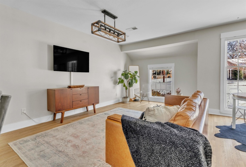 185 ALEXANDER ST, Memphis, Tennessee 38111, 4 Bedrooms Bedrooms, 8 Rooms Rooms,3.1 BathroomsBathrooms,Residential,For Sale,ALEXANDER,10213752