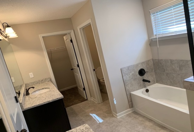 1065 CARIB LOOP, Cordova, Tennessee 38018, 4 Bedrooms Bedrooms, 10 Rooms Rooms,2.1 BathroomsBathrooms,Rental Properties,For Sale,CARIB,10213762