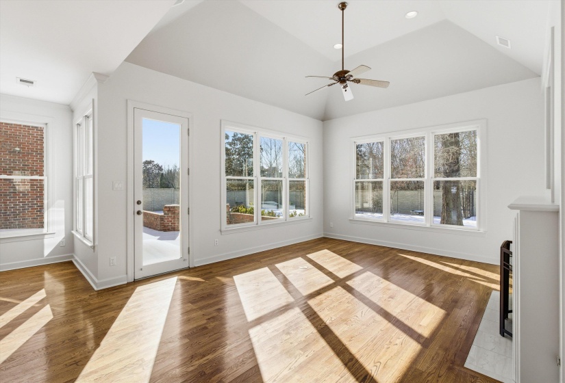 1831 GROVEWAY DR, Germantown, Tennessee 38139, 4 Bedrooms Bedrooms, 10 Rooms Rooms,3.1 BathroomsBathrooms,Residential,For Sale,GROVEWAY,10213766