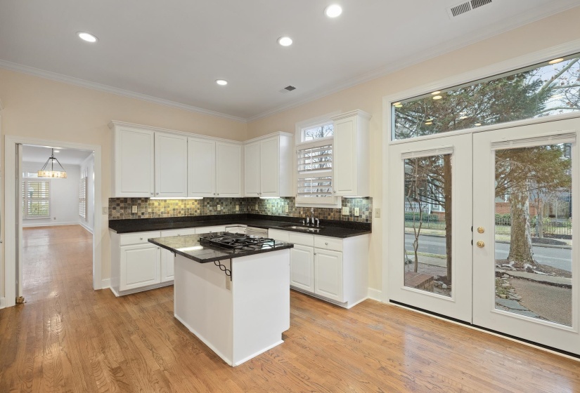 789 HARBOR ISLE CIR, Memphis, Tennessee 38103, 3 Bedrooms Bedrooms, 7 Rooms Rooms,2.1 BathroomsBathrooms,Residential,For Sale,HARBOR ISLE,10213820