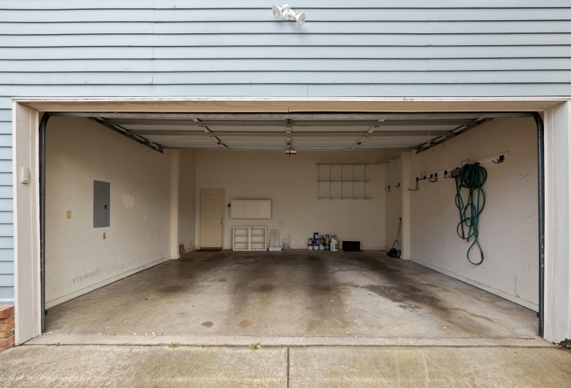 789 HARBOR ISLE CIR, Memphis, Tennessee 38103, 3 Bedrooms Bedrooms, 7 Rooms Rooms,2.1 BathroomsBathrooms,Residential,For Sale,HARBOR ISLE,10213820