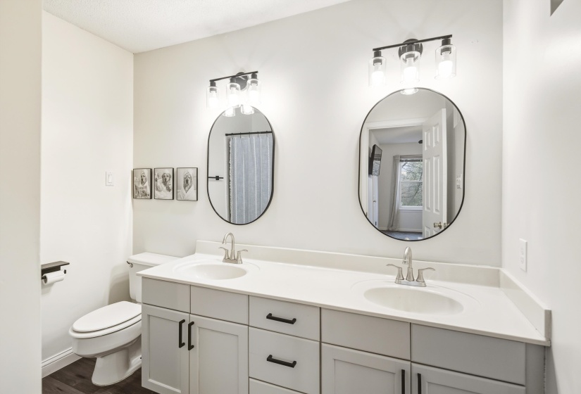 712 WALNUT WOODS CV, Memphis, Tennessee 38018, 2 Bedrooms Bedrooms, 5 Rooms Rooms,2.1 BathroomsBathrooms,Residential,For Sale,WALNUT WOODS,10213823