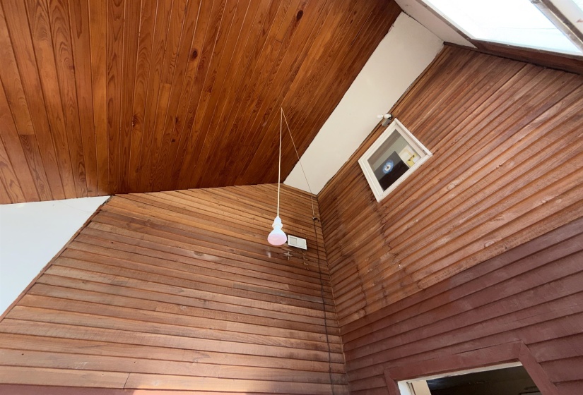 2061 PEABODY AVE, Memphis, Tennessee 38104, 4 Bedrooms Bedrooms, 8 Rooms Rooms,2 BathroomsBathrooms,Residential,For Sale,PEABODY,10213838