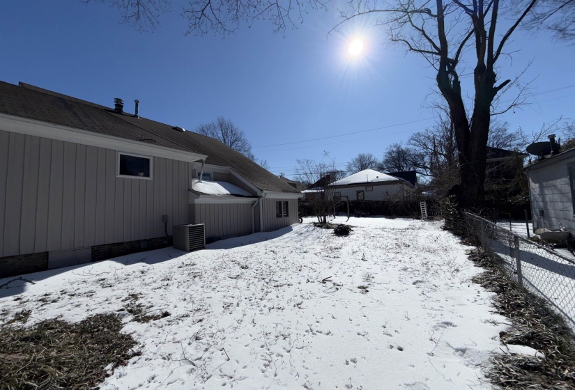 2061 PEABODY AVE, Memphis, Tennessee 38104, 4 Bedrooms Bedrooms, 8 Rooms Rooms,2 BathroomsBathrooms,Residential,For Sale,PEABODY,10213838