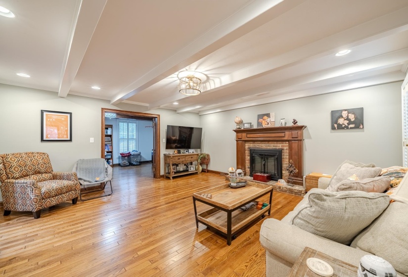 380 MORNINGSIDE CIR, Savannah, Tennessee 38372, 3 Bedrooms Bedrooms, 8 Rooms Rooms,3 BathroomsBathrooms,Residential,For Sale,MORNINGSIDE,10213842