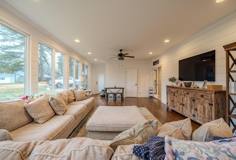 380 MORNINGSIDE CIR, Savannah, Tennessee 38372, 3 Bedrooms Bedrooms, 8 Rooms Rooms,3 BathroomsBathrooms,Residential,For Sale,MORNINGSIDE,10213842