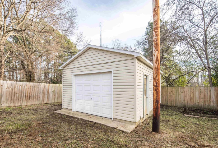 912 COLLEGE ST, Brownsville, Tennessee 38012-2615, 3 Bedrooms Bedrooms, 6 Rooms Rooms,2 BathroomsBathrooms,Residential,For Sale,COLLEGE,10213852