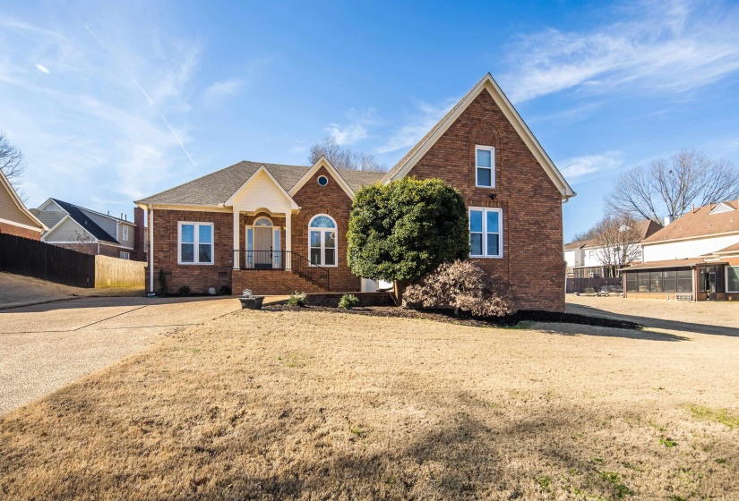 939 FALLEN OAKS DR, Collierville, Tennessee 38017, 3 Bedrooms Bedrooms, 6 Rooms Rooms,2.1 BathroomsBathrooms,Residential,For Sale,FALLEN OAKS,10213881