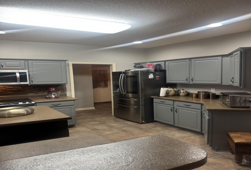 4852 SHIRA DR, Bartlett, Tennessee 38002, 6 Bedroom Bedrooms, 10 Room Rooms,4.1 BathroomBathrooms,Residential,For Sale,SHIRA,0,10213950