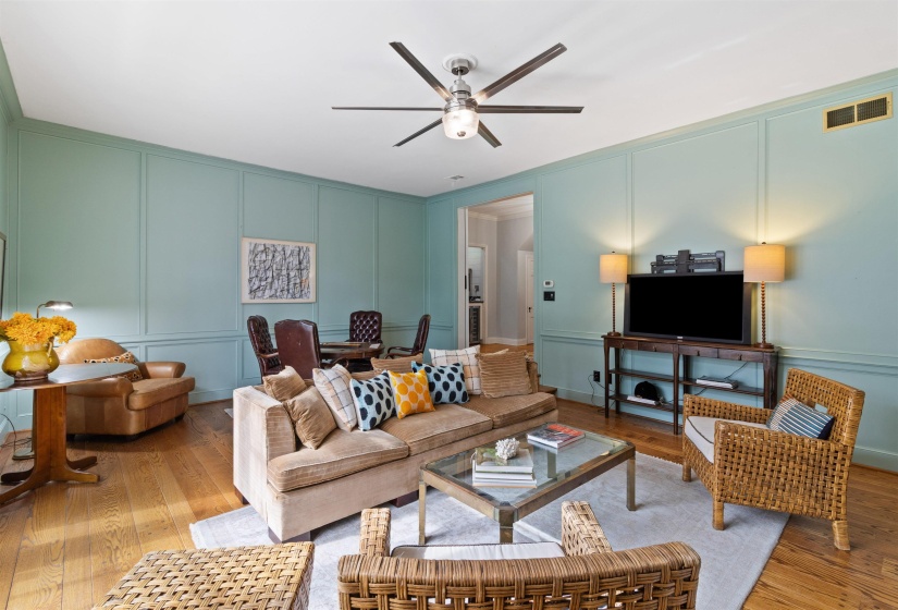 4009 WALNUT GROVE RD, Memphis, Tennessee 38117, 4 Bedrooms Bedrooms, 13 Rooms Rooms,3.1 BathroomsBathrooms,Residential,For Sale,WALNUT GROVE,10213535