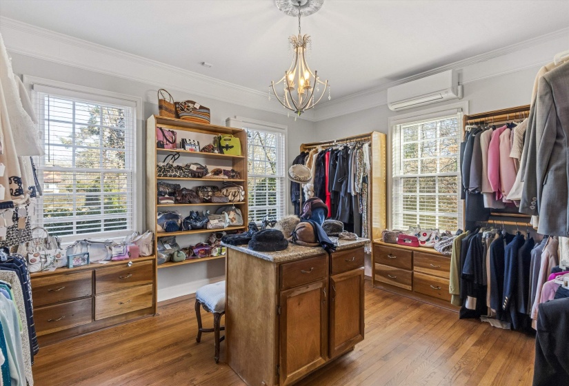 4009 WALNUT GROVE RD, Memphis, Tennessee 38117, 4 Bedrooms Bedrooms, 13 Rooms Rooms,3.1 BathroomsBathrooms,Residential,For Sale,WALNUT GROVE,10213535