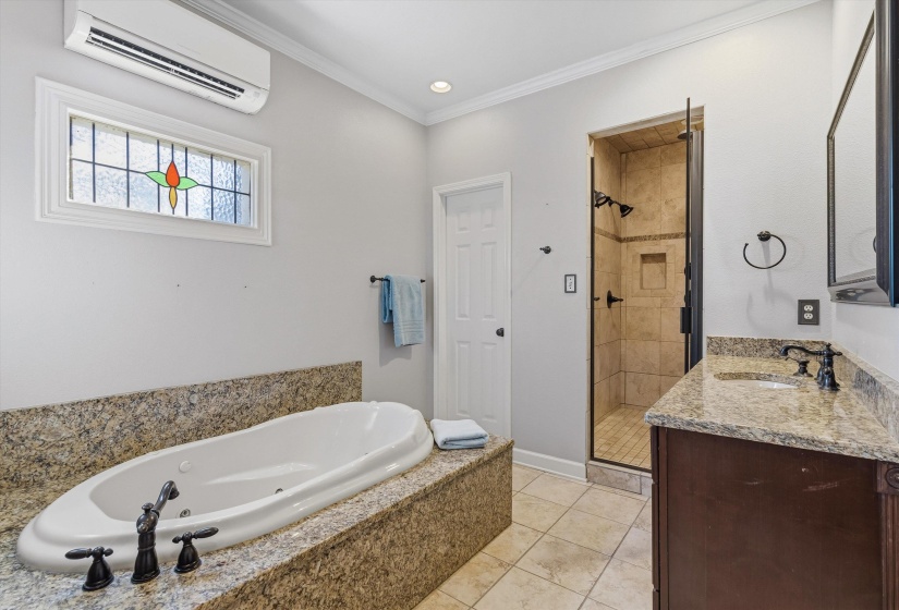 4009 WALNUT GROVE RD, Memphis, Tennessee 38117, 4 Bedrooms Bedrooms, 13 Rooms Rooms,3.1 BathroomsBathrooms,Residential,For Sale,WALNUT GROVE,10213535