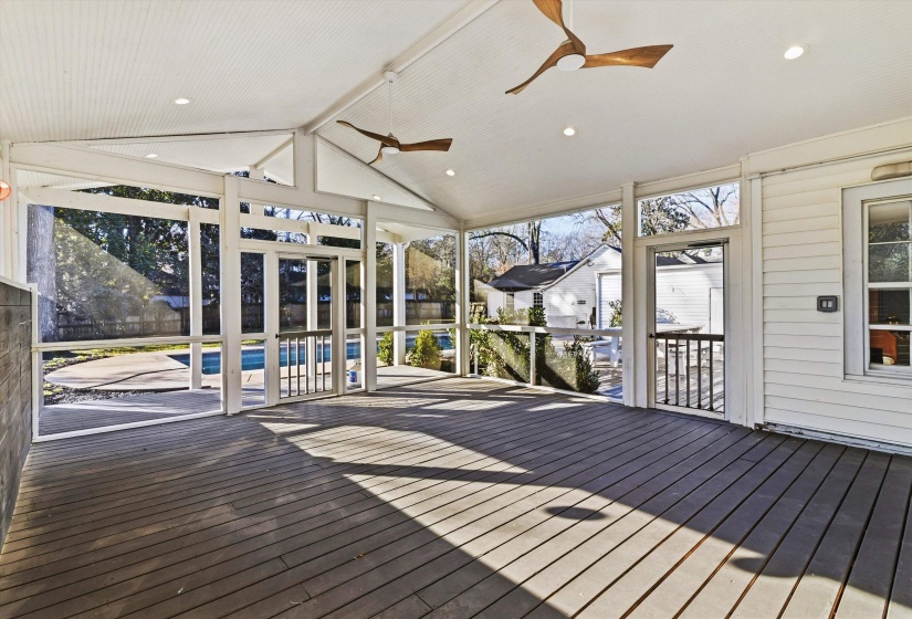 4009 WALNUT GROVE RD, Memphis, Tennessee 38117, 4 Bedrooms Bedrooms, 13 Rooms Rooms,3.1 BathroomsBathrooms,Residential,For Sale,WALNUT GROVE,10213535