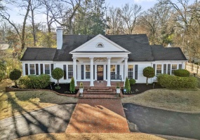 4009 WALNUT GROVE RD, Memphis, Tennessee 38117, 4 Bedrooms Bedrooms, 13 Rooms Rooms,3.1 BathroomsBathrooms,Residential,For Sale,WALNUT GROVE,10213535