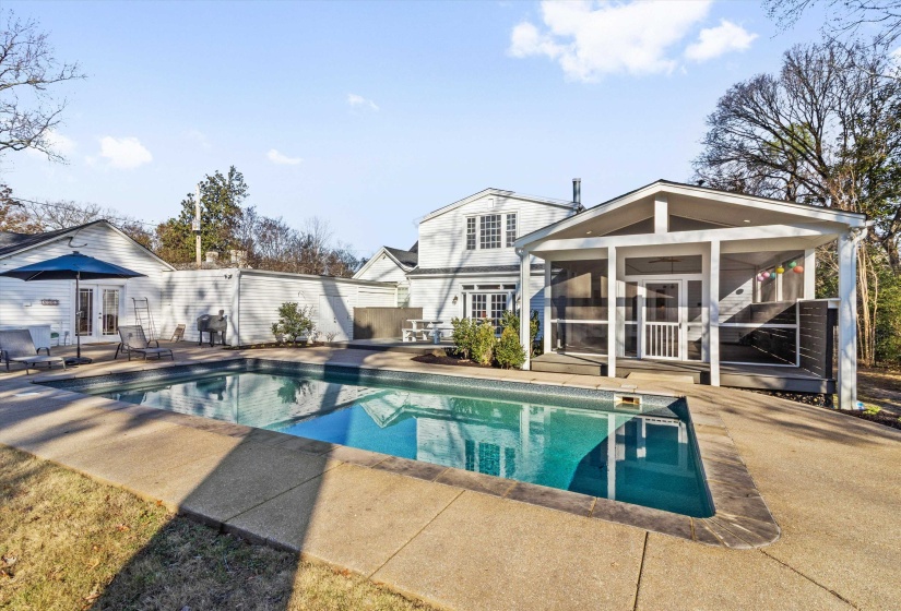 4009 WALNUT GROVE RD, Memphis, Tennessee 38117, 4 Bedrooms Bedrooms, 13 Rooms Rooms,3.1 BathroomsBathrooms,Residential,For Sale,WALNUT GROVE,10213535