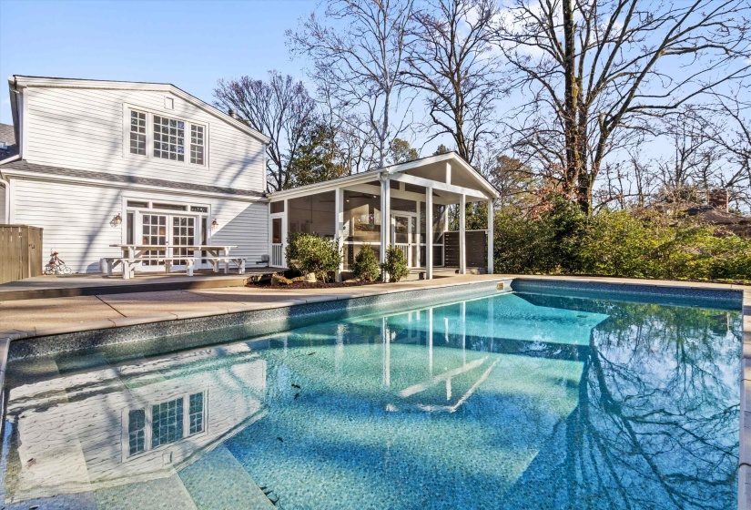4009 WALNUT GROVE RD, Memphis, Tennessee 38117, 4 Bedrooms Bedrooms, 13 Rooms Rooms,3.1 BathroomsBathrooms,Residential,For Sale,WALNUT GROVE,10213535