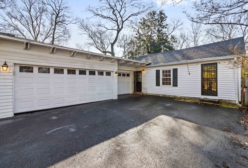 4009 WALNUT GROVE RD, Memphis, Tennessee 38117, 4 Bedrooms Bedrooms, 13 Rooms Rooms,3.1 BathroomsBathrooms,Residential,For Sale,WALNUT GROVE,10213535