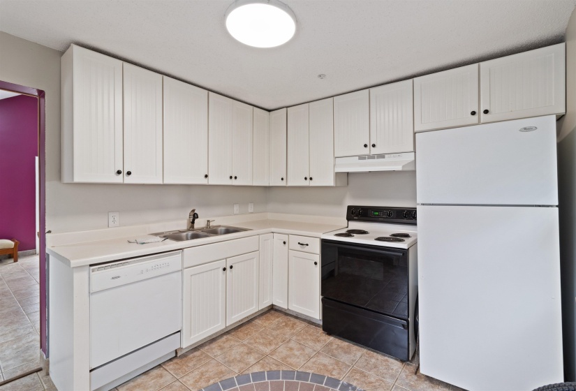 4009 WALNUT GROVE RD, Memphis, Tennessee 38117, 4 Bedrooms Bedrooms, 13 Rooms Rooms,3.1 BathroomsBathrooms,Residential,For Sale,WALNUT GROVE,10213535